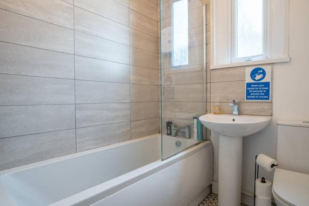 Phenix Central - Huge 3 Bed, Super Equipped Apartment. Кардіфф Екстер'єр фото
